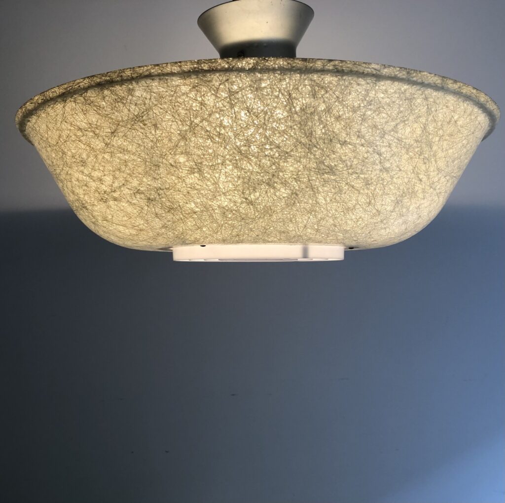 Bijzondere vintage plafondlamp, fiberglas, Louis Kalff ‘60